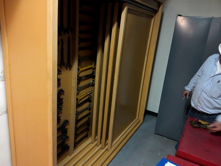 2 4 estanterias racks y gabinetes