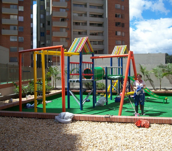 parques y juegos infantiles en plastico